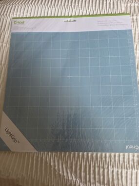 Cricut LightGrip Cutting Mat - Light Blue 1 Pack New